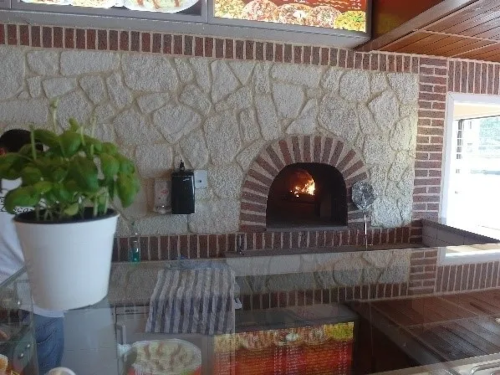 Pizzeria